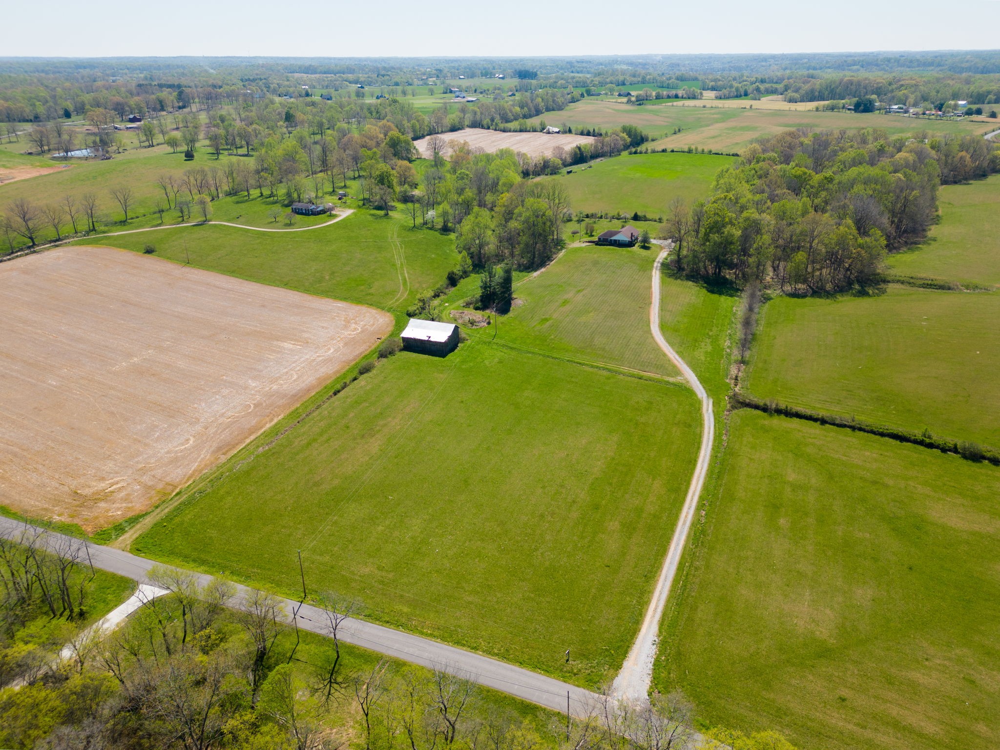 9139 Owens Chapel Road Springfield, TN 37172 - Photo 27 of 29 a view of a swimming pool and a mountain