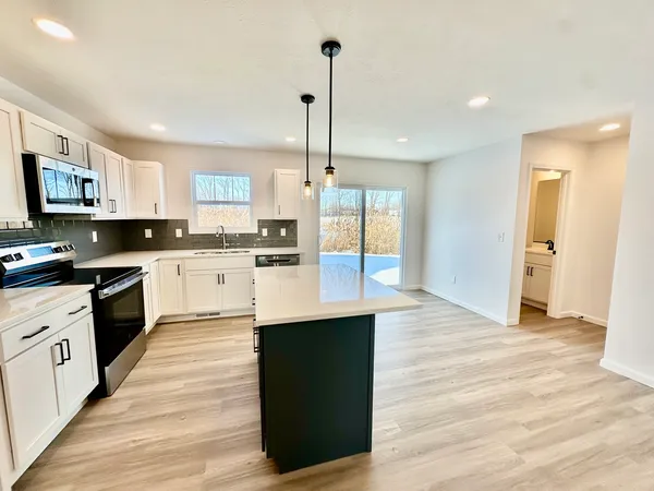 $309,900 | 5 Eric Court, Bloomington, IL 61705