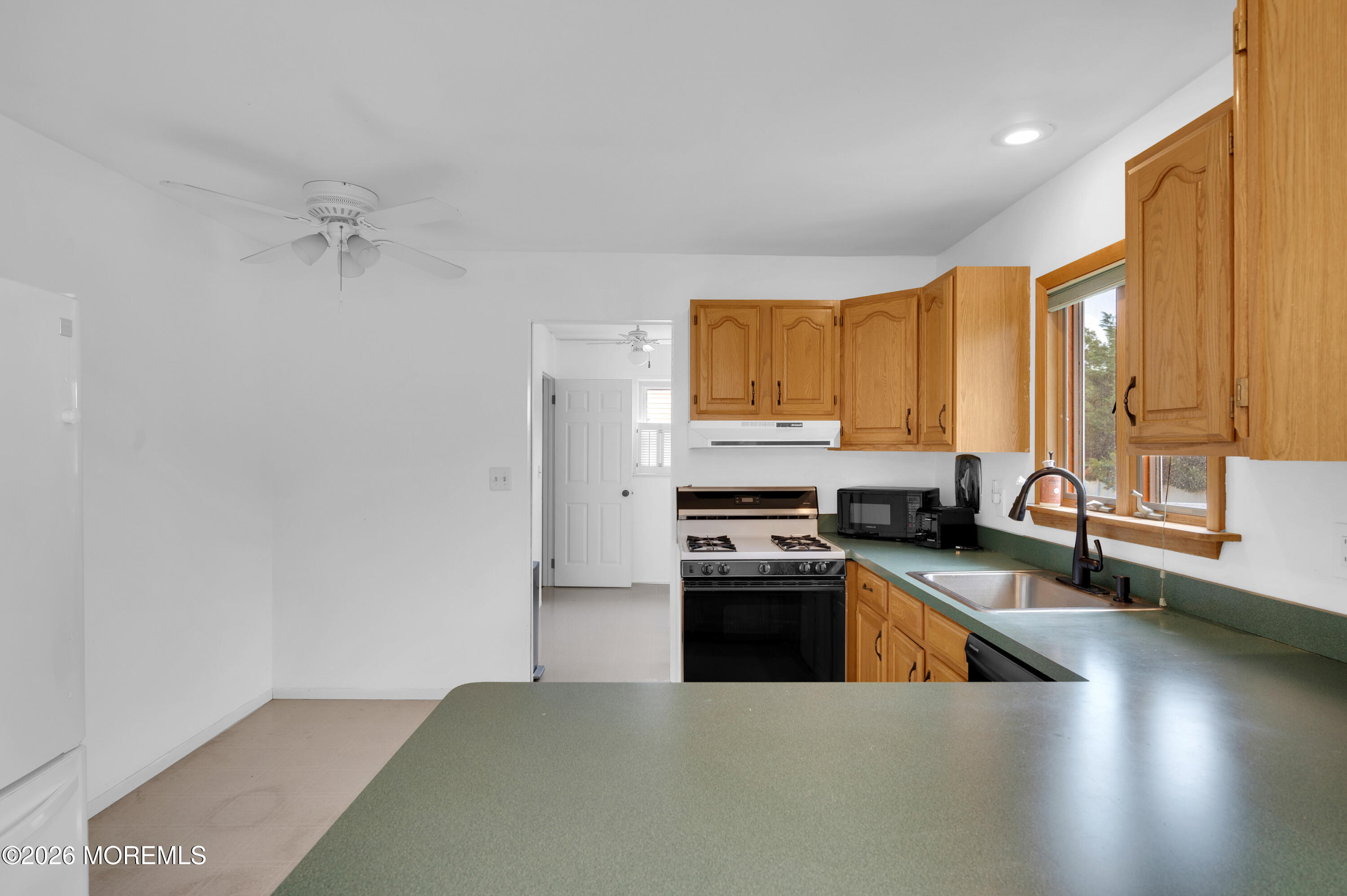 406 Midstreams Road Brick, NJ 08724 - Photo 13 of 29 Kitchen 4