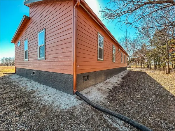 $290,000 | 85 Birdie Lane, Mound City, KS 66056