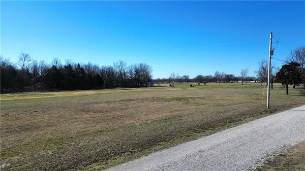 $290,000 | 85 Birdie Lane, Mound City, KS 66056