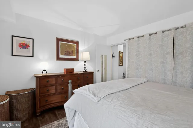 $225,000 | 5250 Valley Forge Drive, Unit 502, Alexandria, VA 22304