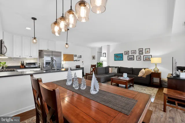 $225,000 | 5250 Valley Forge Drive, Unit 502, Alexandria, VA 22304