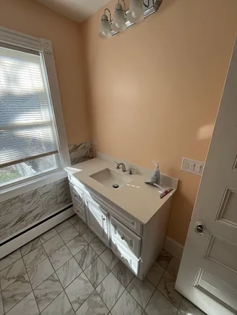 $2,600 | 71 Cherry Street, Unit 2, Newton, MA 02465