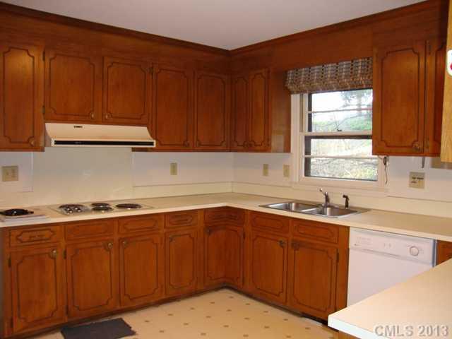 2624 Innsbrook Road Charlotte, NC 28226 - Photo 2 of 10 Gallery Image 2
