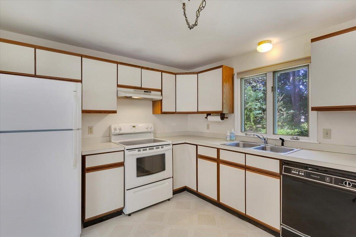 12 Dover Road Yarmouth Port, MA 02675 - Photo 12 of 34 19-12Dov-119