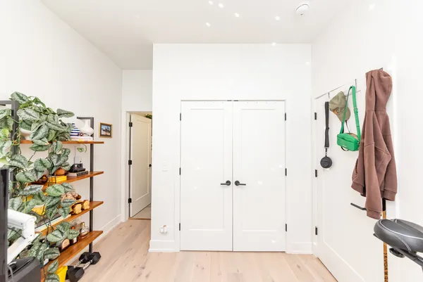 $2,985 | 1336 West Bryn Mawr Avenue, Unit 1F, Chicago, IL 60660