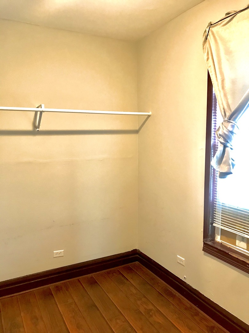 937 West 33rd Place, Unit 3F Chicago, IL 60608 - Photo 6 of 11