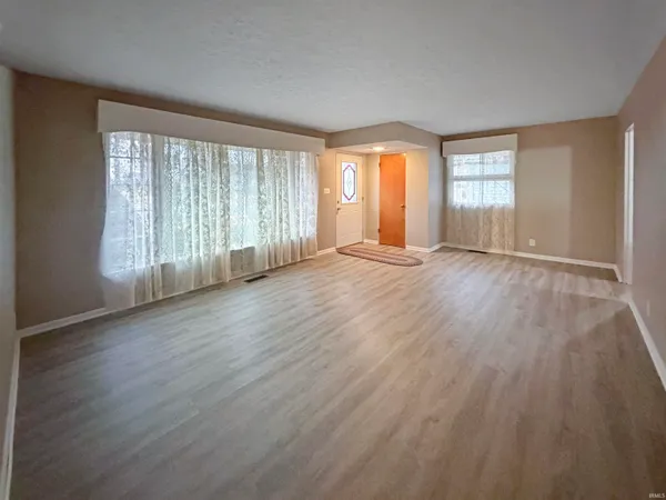 $249,900 | 1706 East Walnut Street, Frankfort, IN 46041