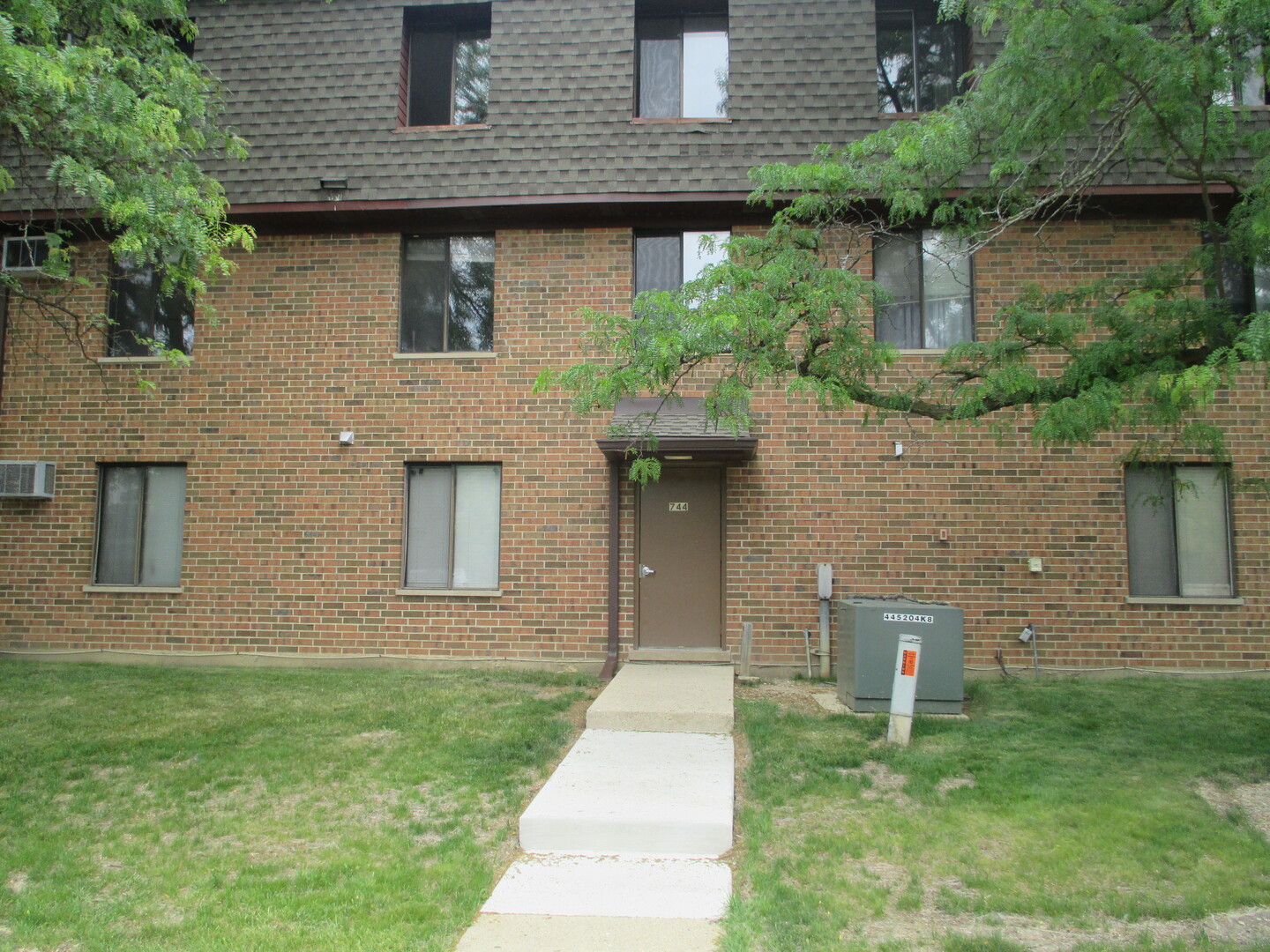 744 Briar Hill Lane, Unit 4 Addison, IL 60101 - Photo 3 of 22