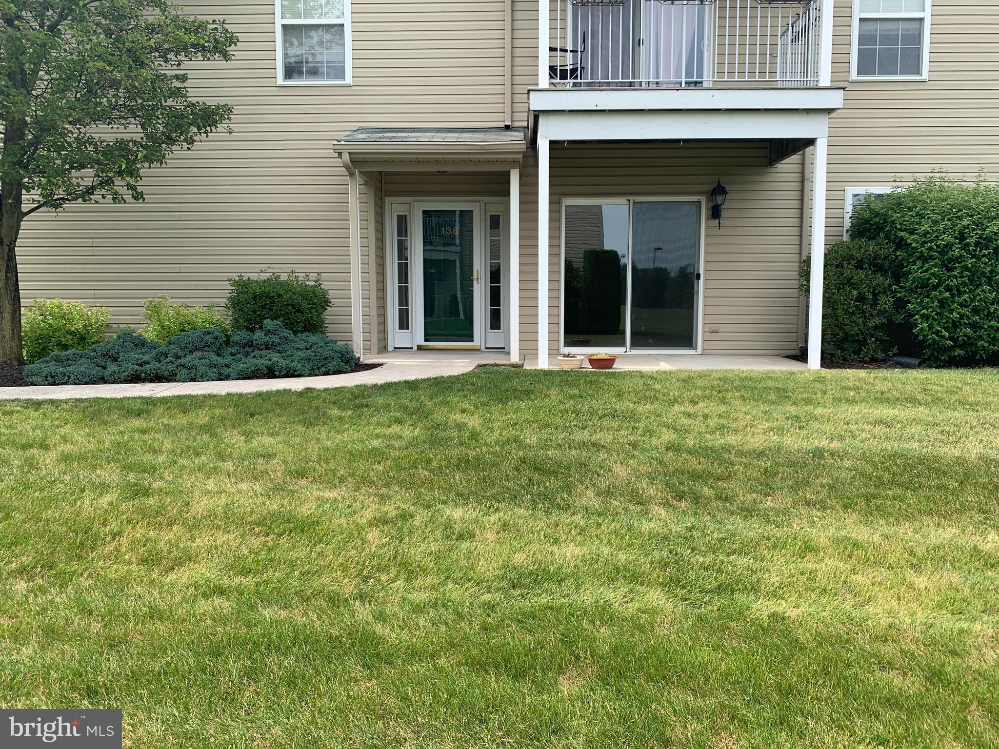 138 Sparrow Road Hummelstown, PA 17036 - Photo 1 of 22 Entry to home