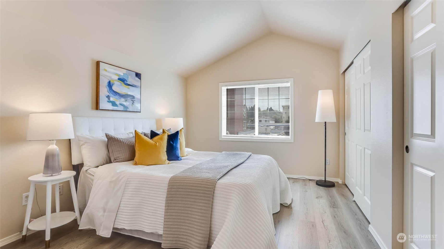 1002 North 105th Street, Unit B Seattle, WA 98133 - Photo 18 of 26