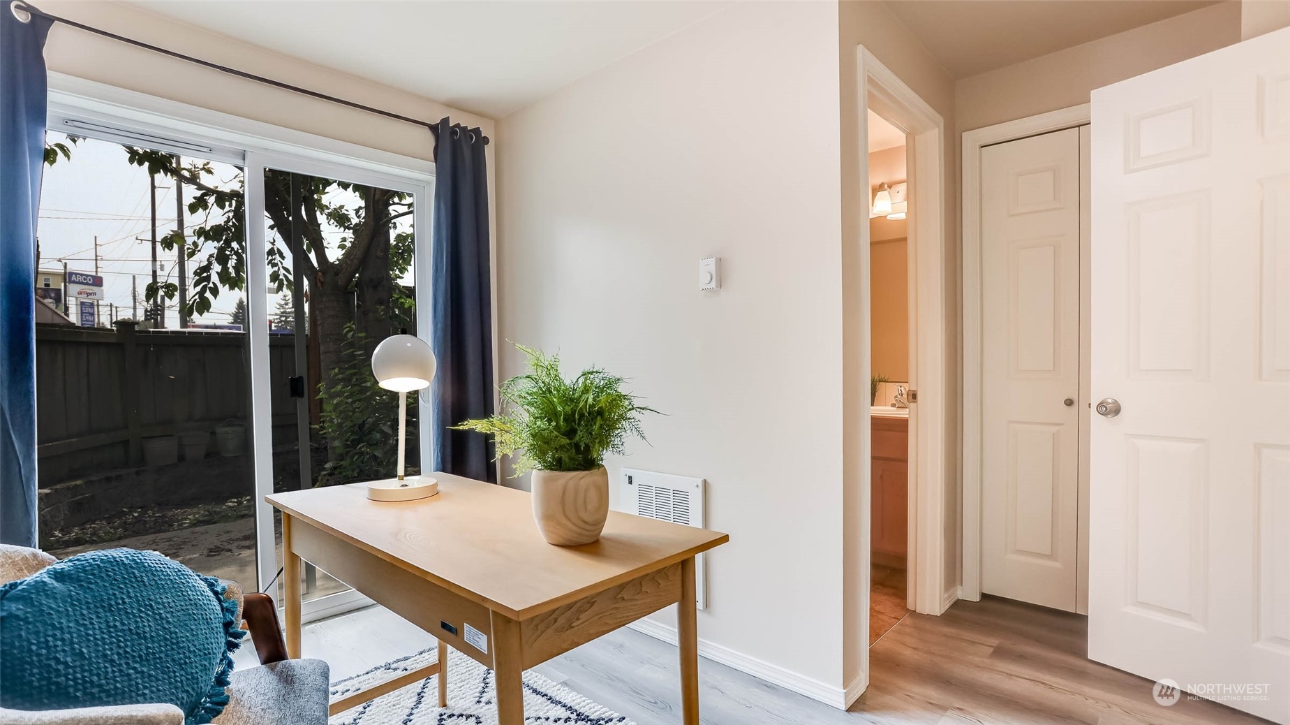 1002 North 105th Street, Unit B Seattle, WA 98133 - Photo 6 of 26