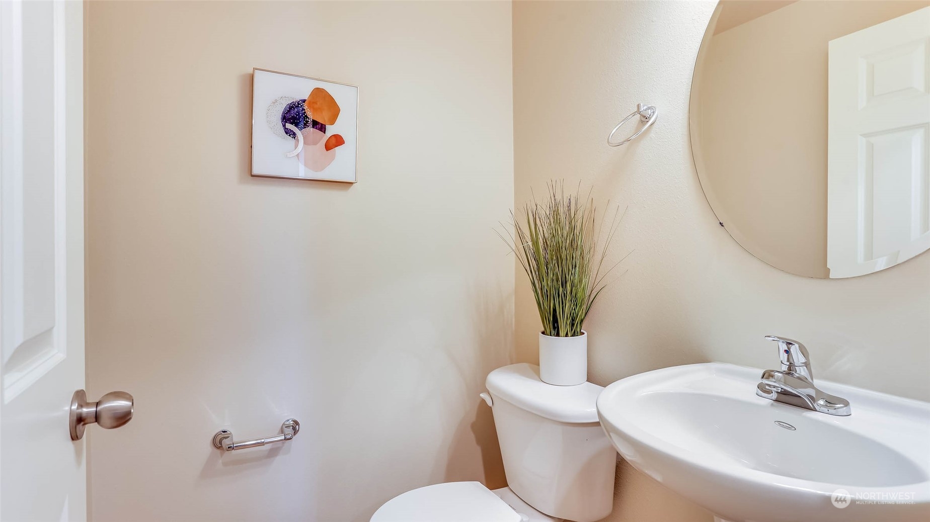 1002 North 105th Street, Unit B Seattle, WA 98133 - Photo 8 of 26