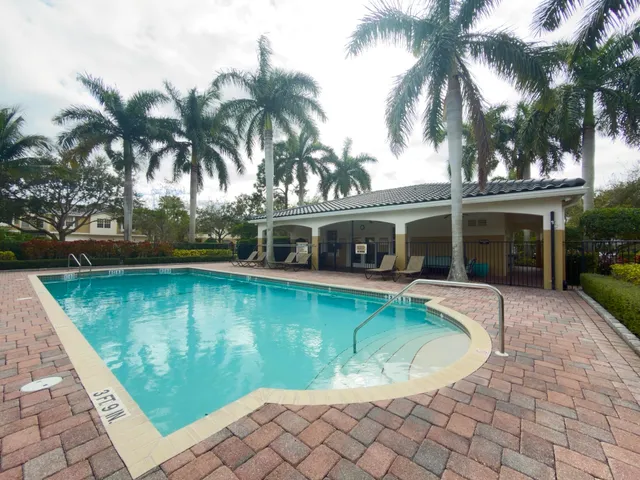 $254,900 | 1560 Southeast Wilshire Place, Unit 203, Stuart, FL 34994