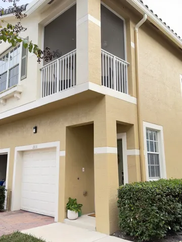 $254,900 | 1560 Southeast Wilshire Place, Unit 203, Stuart, FL 34994