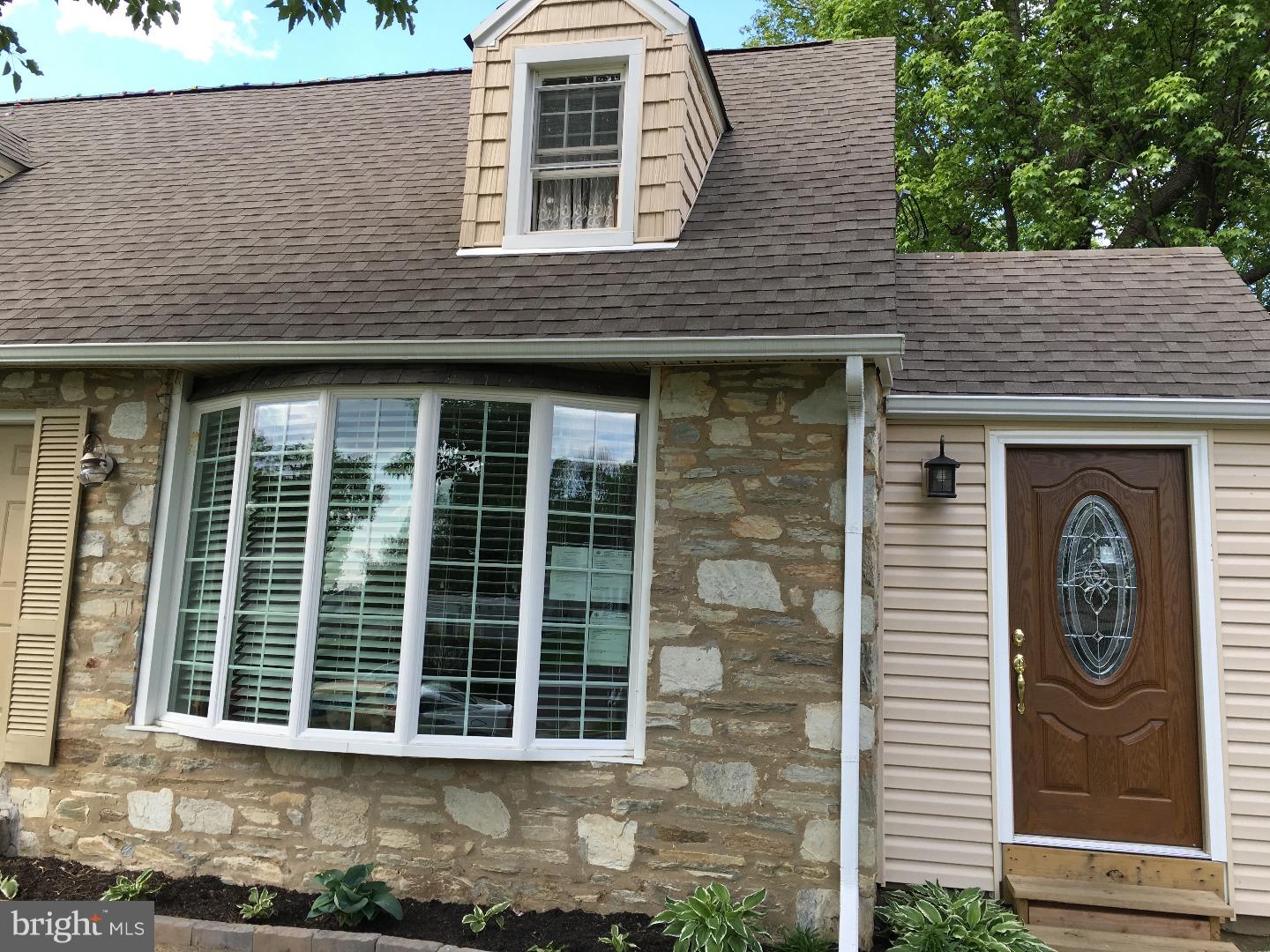 90 Maple Road Huntingdon Valley, PA 19006 - Photo 1 of 25