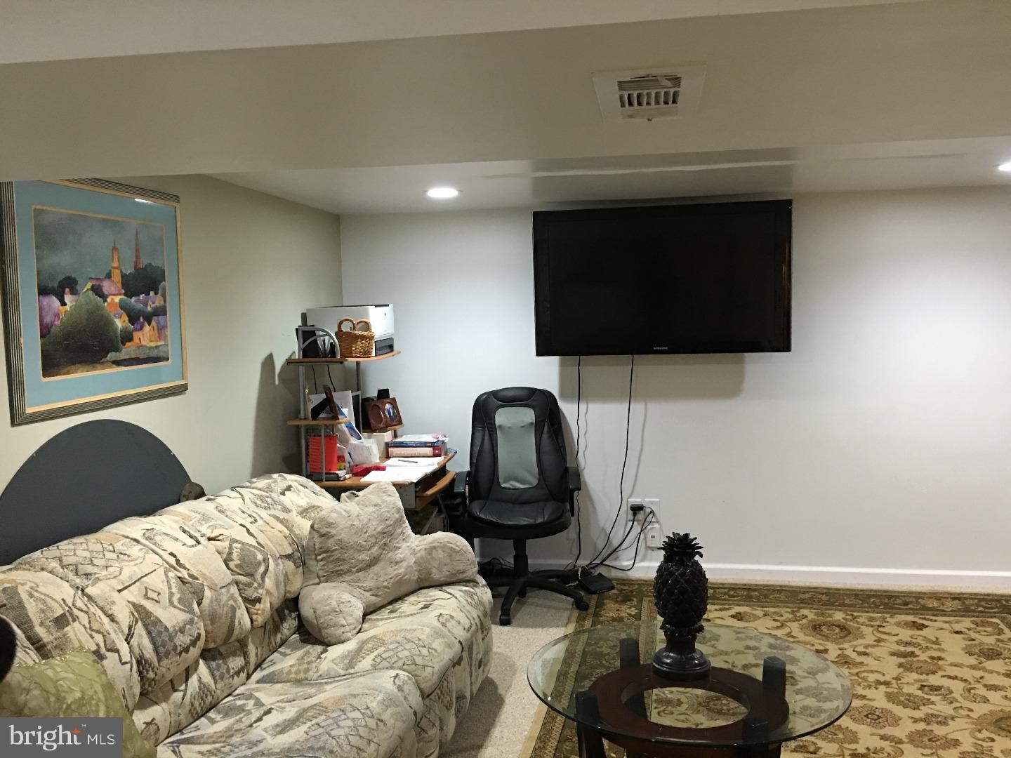 90 Maple Road Huntingdon Valley, PA 19006 - Photo 16 of 25