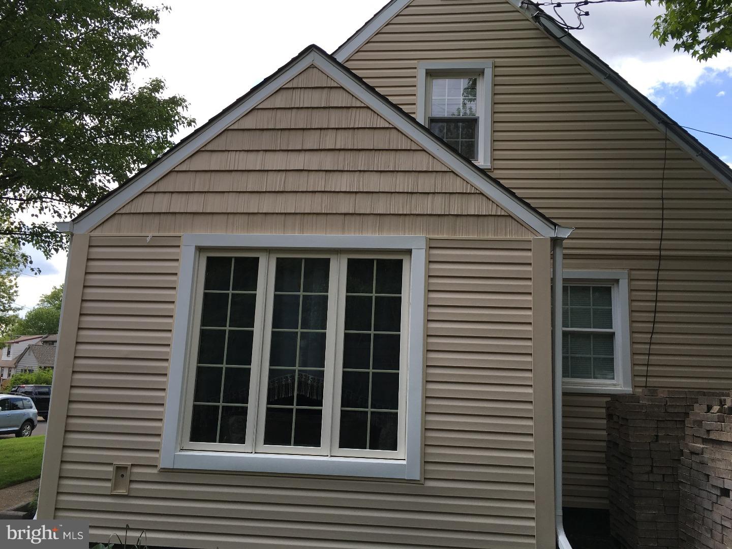 90 Maple Road Huntingdon Valley, PA 19006 - Photo 3 of 25