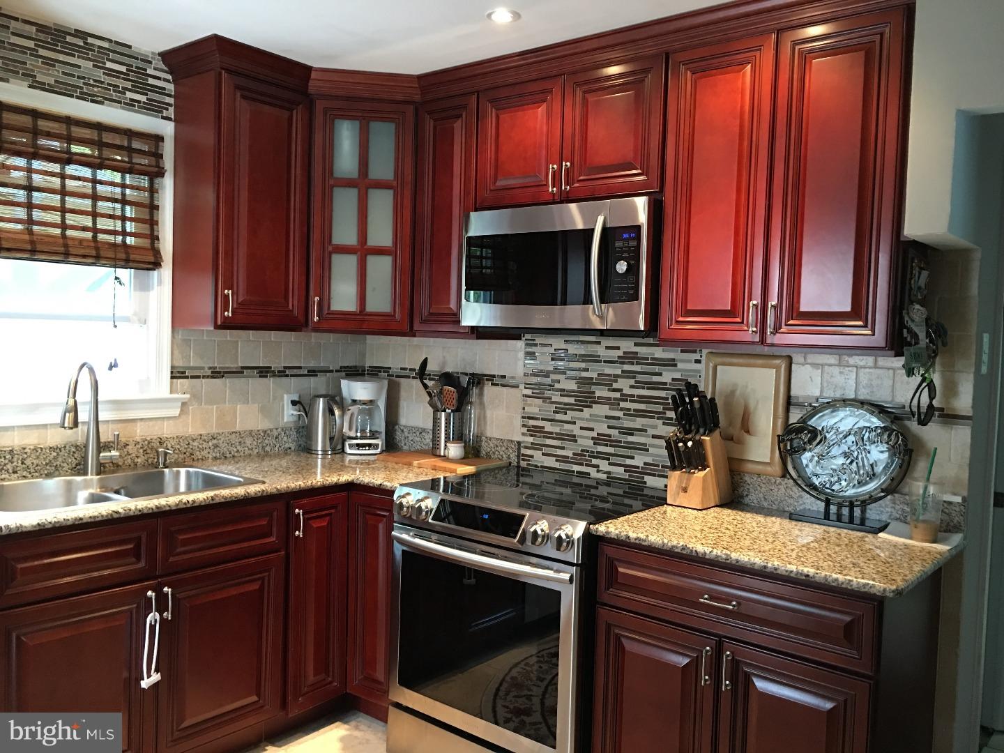 90 Maple Road Huntingdon Valley, PA 19006 - Photo 6 of 25