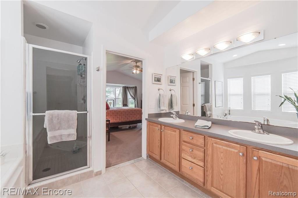 1082 Avon Manor Road Rochester Hills, MI 48307 - Photo 23 of 40