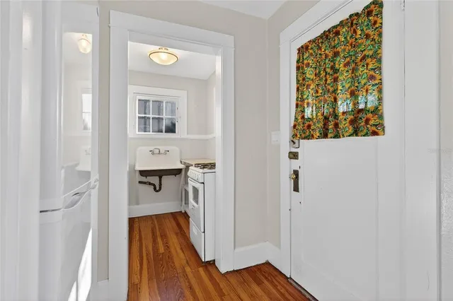 $4,500 | 2905 14th Street North, St. Petersburg, FL 33704