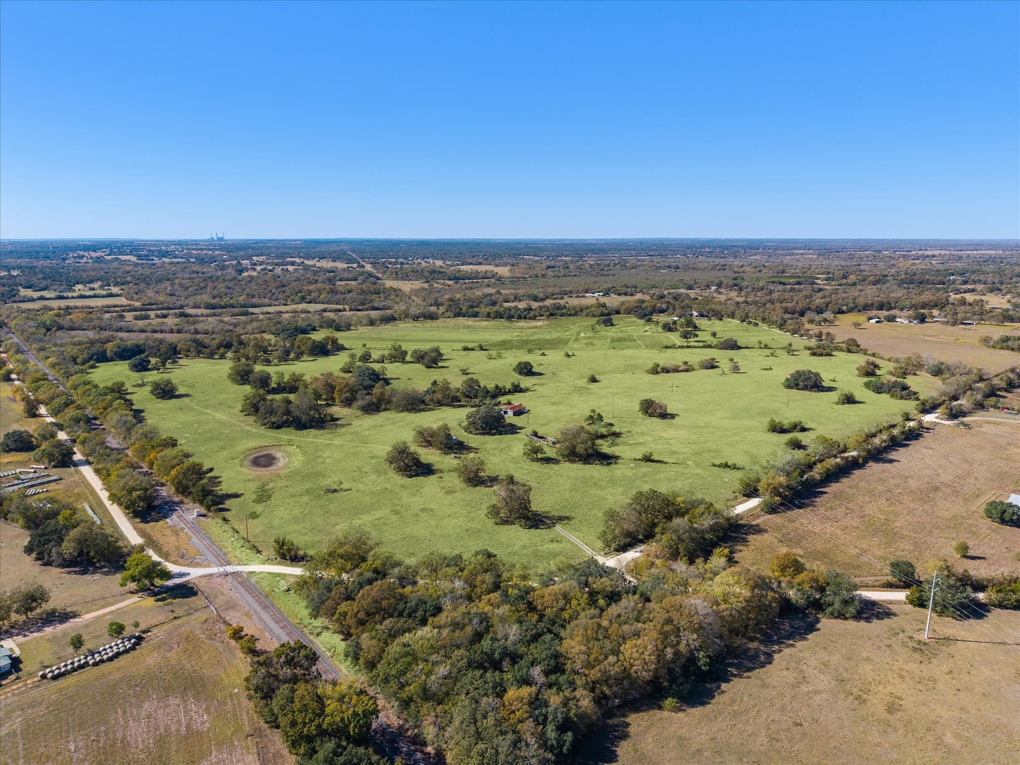 6230 Kovar Road Fayetteville, TX 78940 - Photo 9 of 10 a view of a city with an ocean