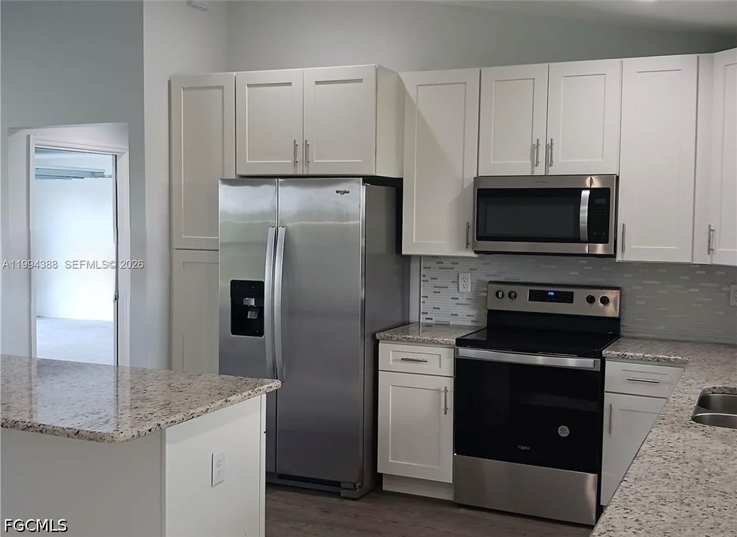 634 Royce Road LaBelle, FL 33935 - Photo 3 of 20