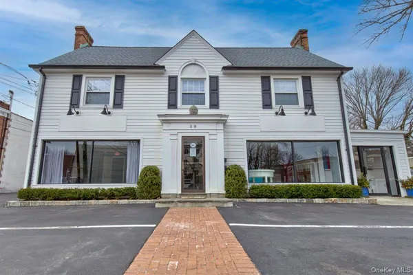 $2,950 | 38 Forest Avenue, Glen Cove, NY 11542