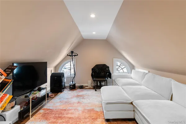 $2,950 | 38 Forest Avenue, Glen Cove, NY 11542