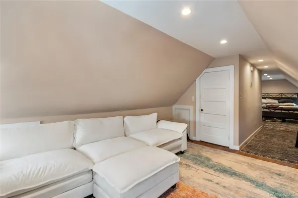 $2,950 | 38 Forest Avenue, Glen Cove, NY 11542