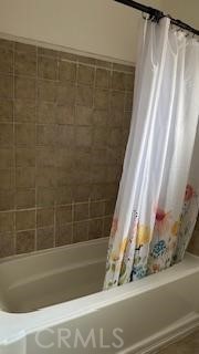 38709 Pond Avenue Palmdale, CA 93550 - Photo 14 of 24 2nd bathroom bathtub