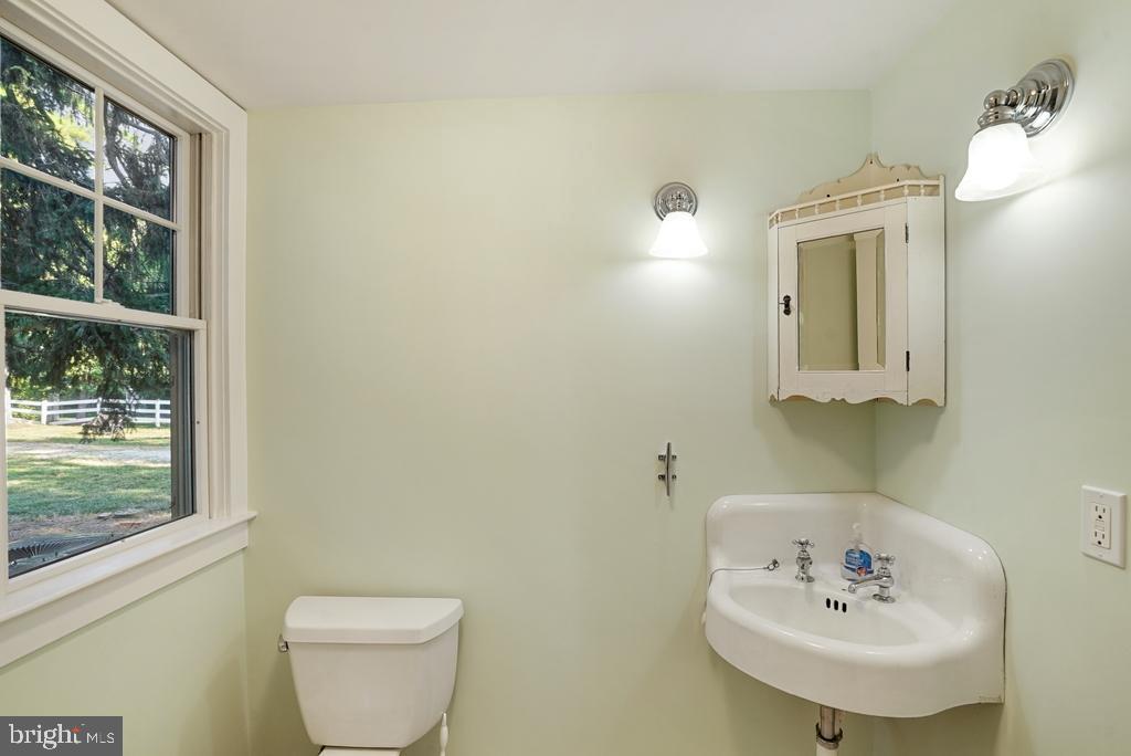 11260 Acker Road Newburg, MD 20664 - Photo 23 of 50