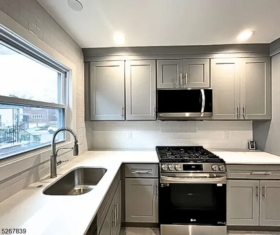 $2,600 | 400 Kennedy Drive, Linden, NJ 07036