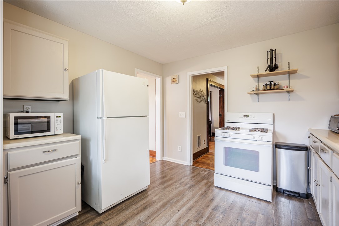 39 Brockley Road Irondequoit, NY 14609 - Photo 16 of 47