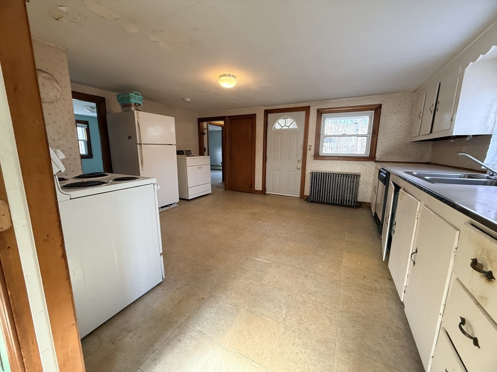 108 Southbridge Road Dudley, MA 01571 - Photo 11 of 27