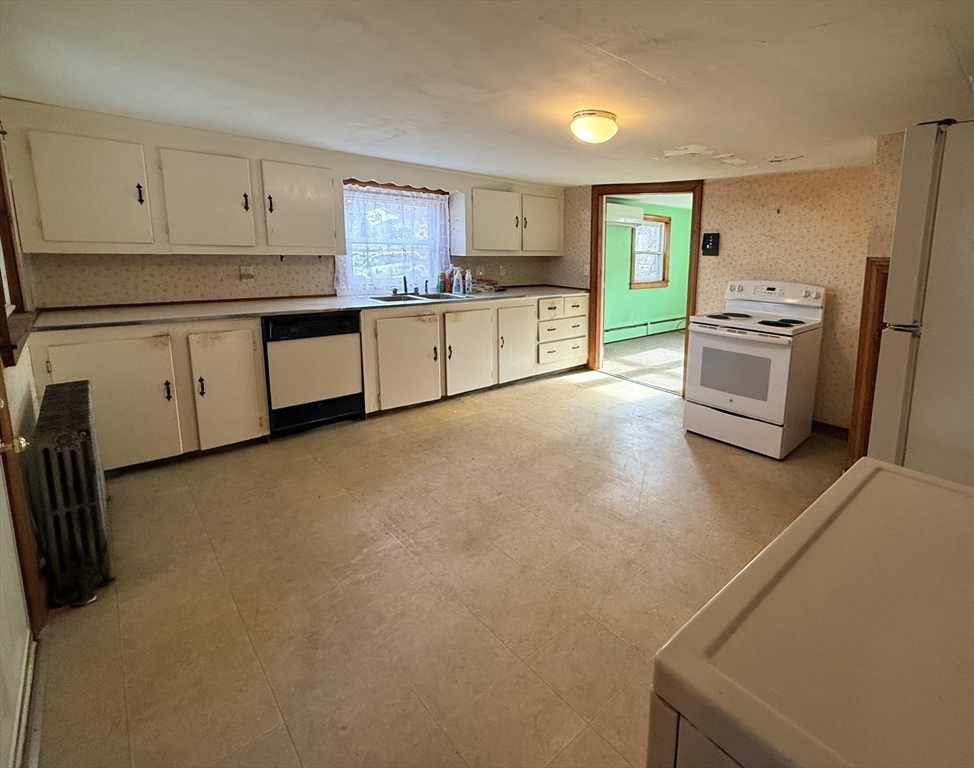 108 Southbridge Road Dudley, MA 01571 - Photo 12 of 27