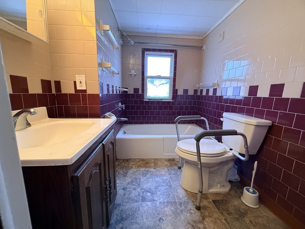 108 Southbridge Road Dudley, MA 01571 - Photo 16 of 27