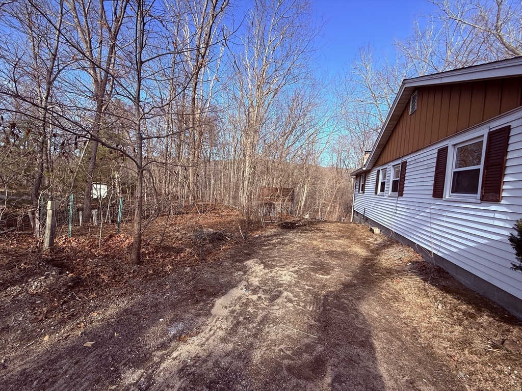 108 Southbridge Road Dudley, MA 01571 - Photo 4 of 27