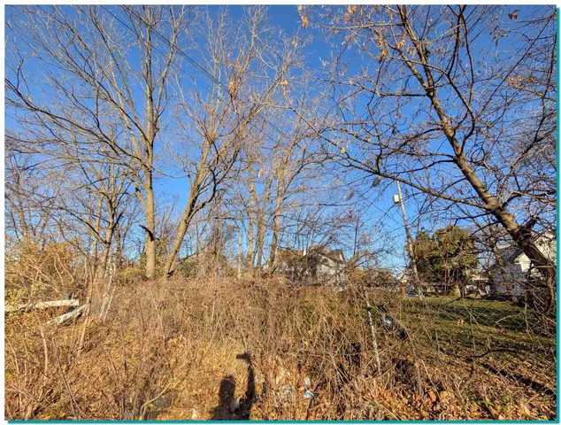 $11,500 | 2958 North 10th Lane, Unit 2962 2966, Milwaukee, WI 53206