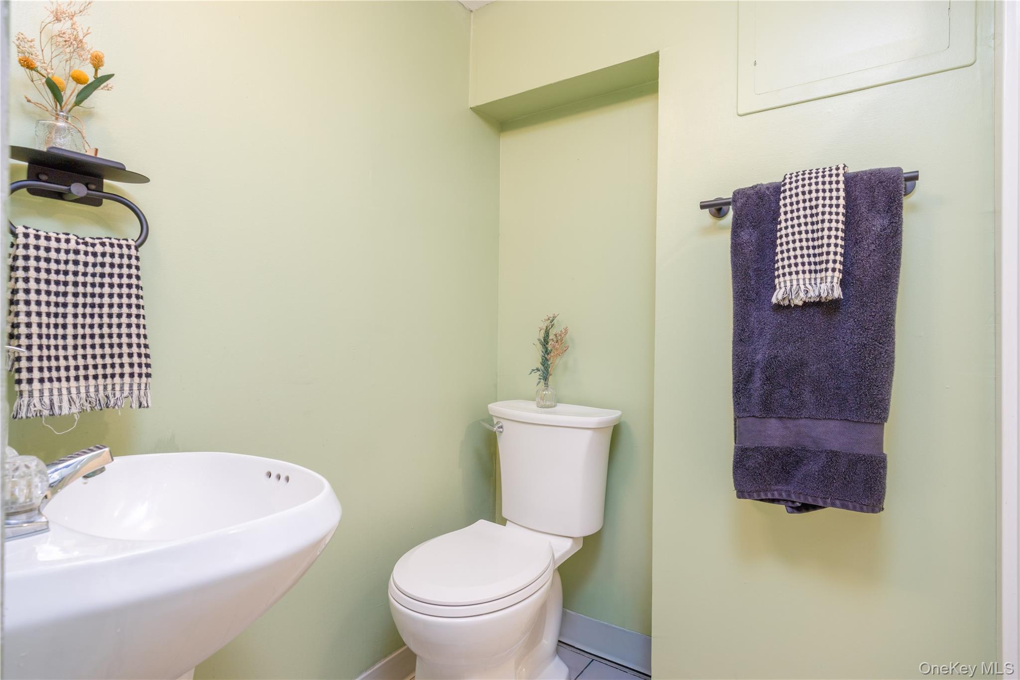 395 Ehrhardt Road Pearl River, NY 10965 - Photo 21 of 34 Gallery Image 21
