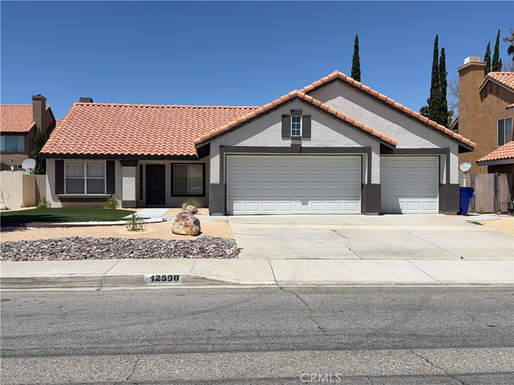 12590 Cobalt Road Victorville, CA 92392 - Photo 2 of 37