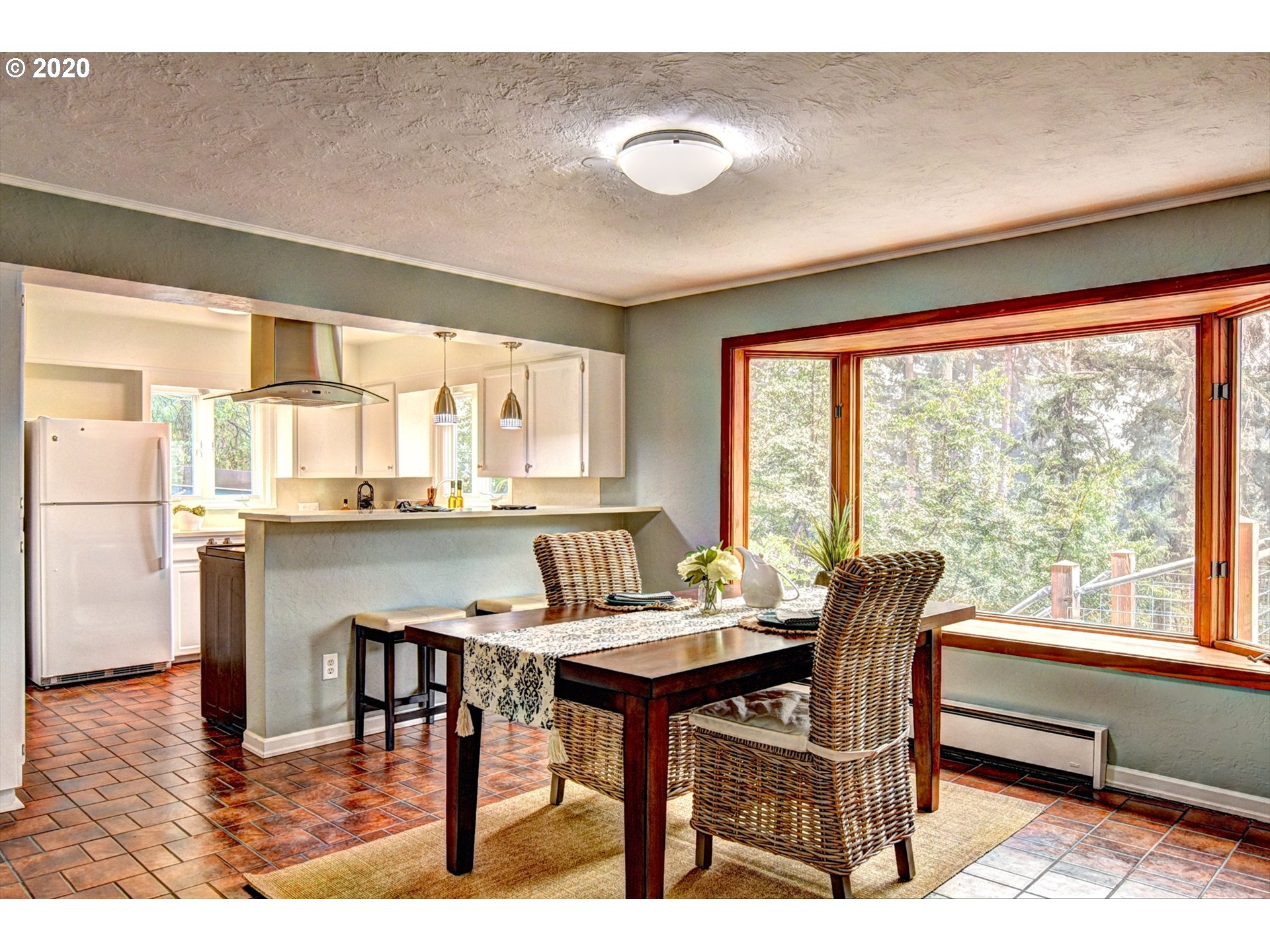 2572 Spring Boulevard Eugene, OR 97403 - Photo 5 of 23 Gallery Image 5