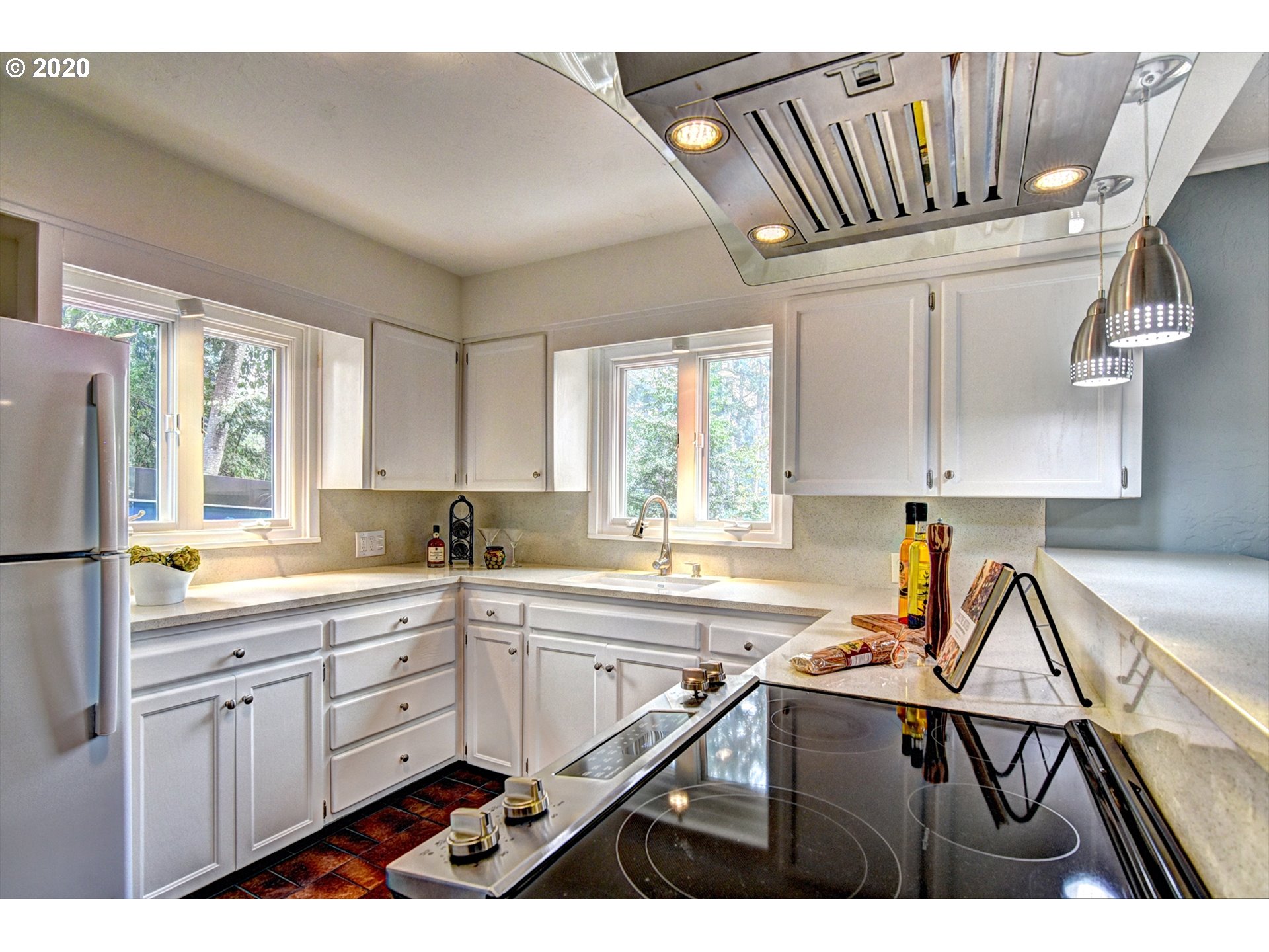 2572 Spring Boulevard Eugene, OR 97403 - Photo 7 of 23 Gallery Image 7