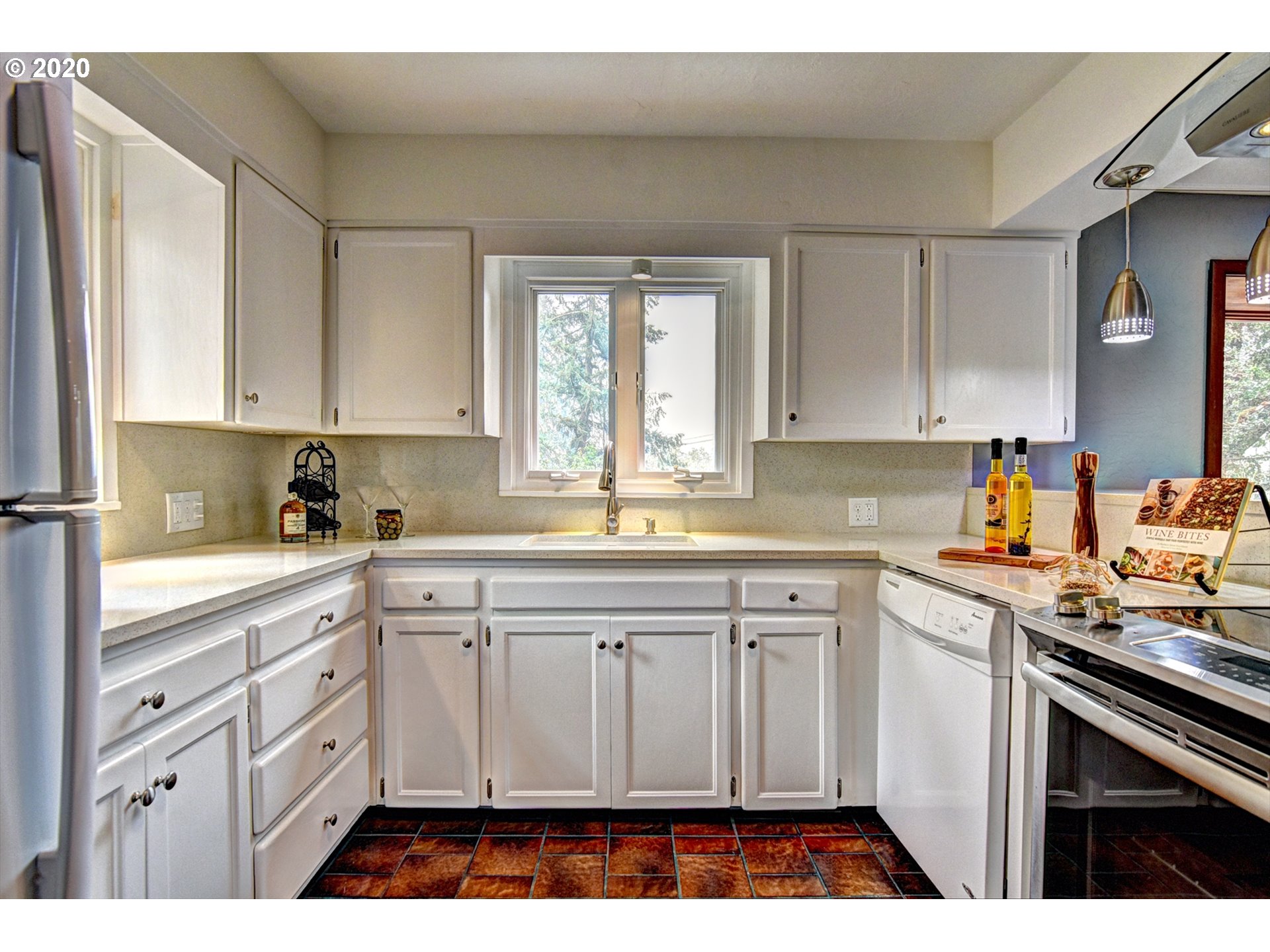 2572 Spring Boulevard Eugene, OR 97403 - Photo 8 of 23 Gallery Image 8