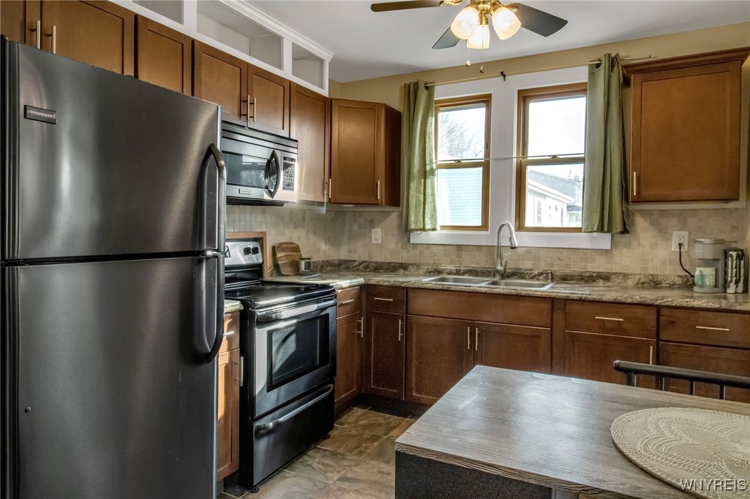 5739 Dover Road Hamburg, NY 14085 - Photo 4 of 34