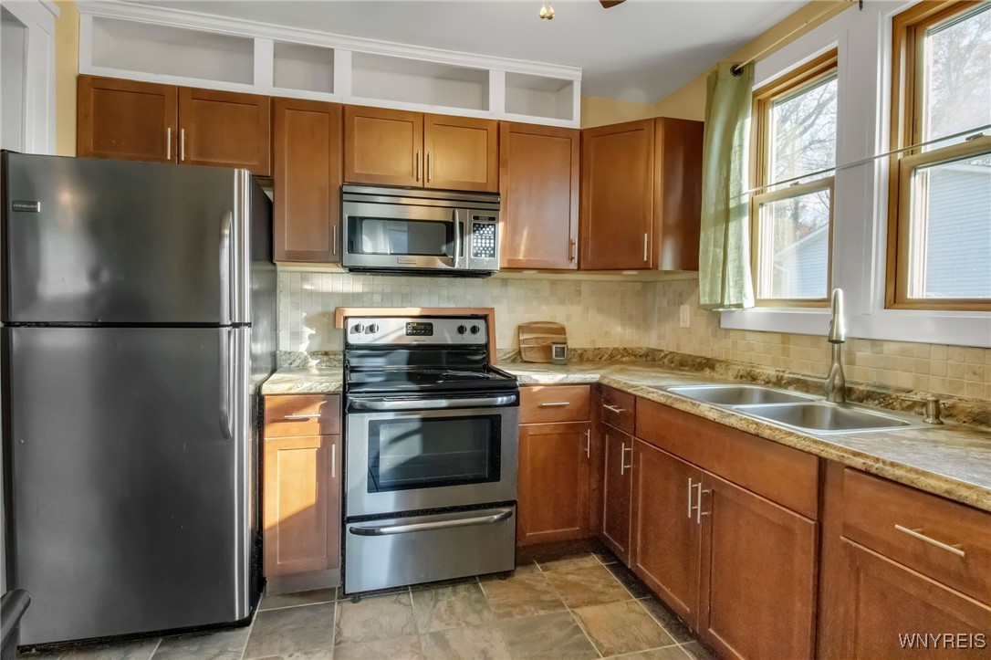 5739 Dover Road Hamburg, NY 14085 - Photo 5 of 34