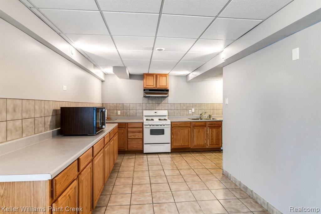 964 Norcross Drive Rochester Hills, MI 48307 - Photo 26 of 31