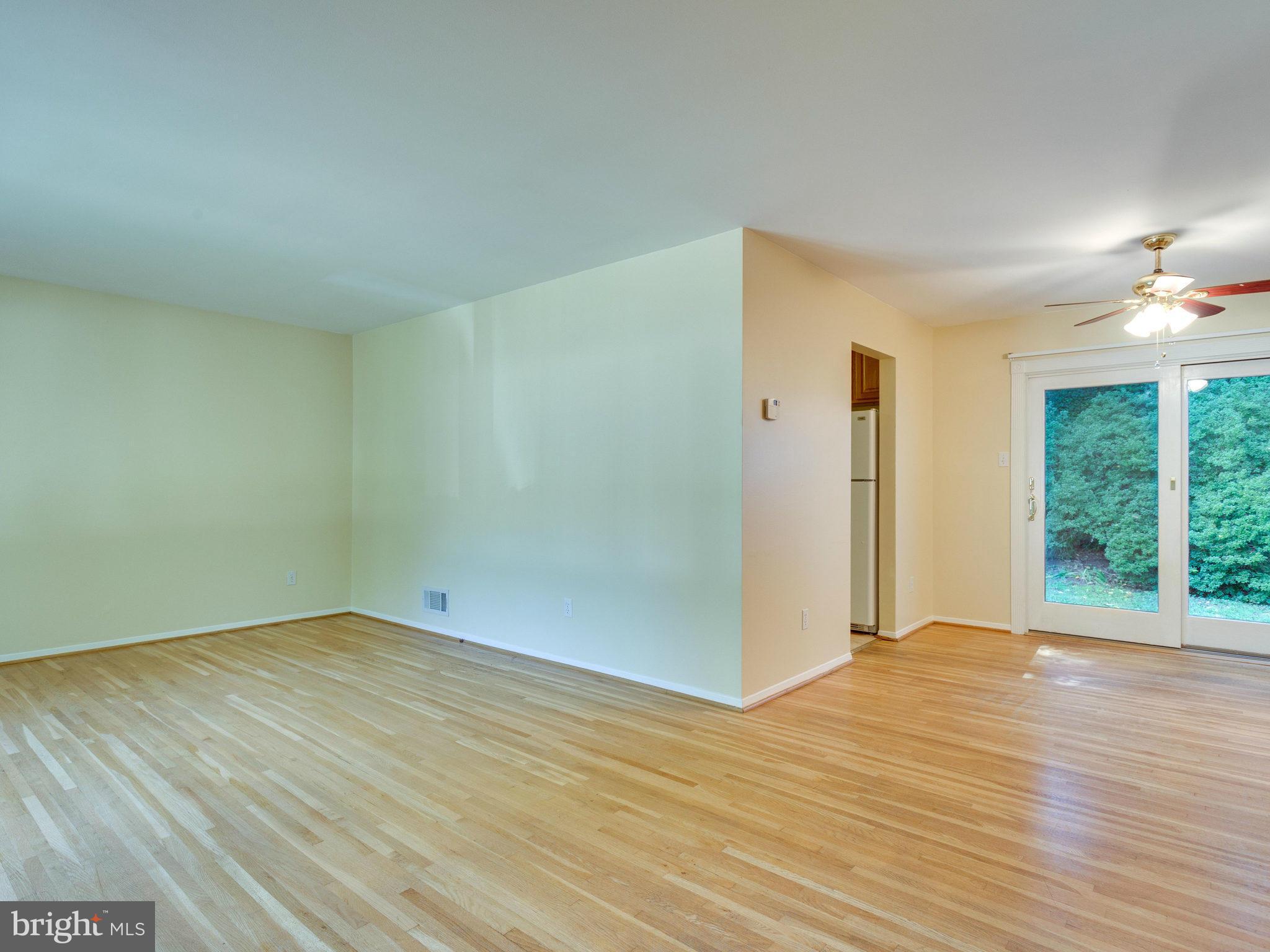 6904 Gillings Road Springfield, VA 22152 - Photo 4 of 29 Living Room