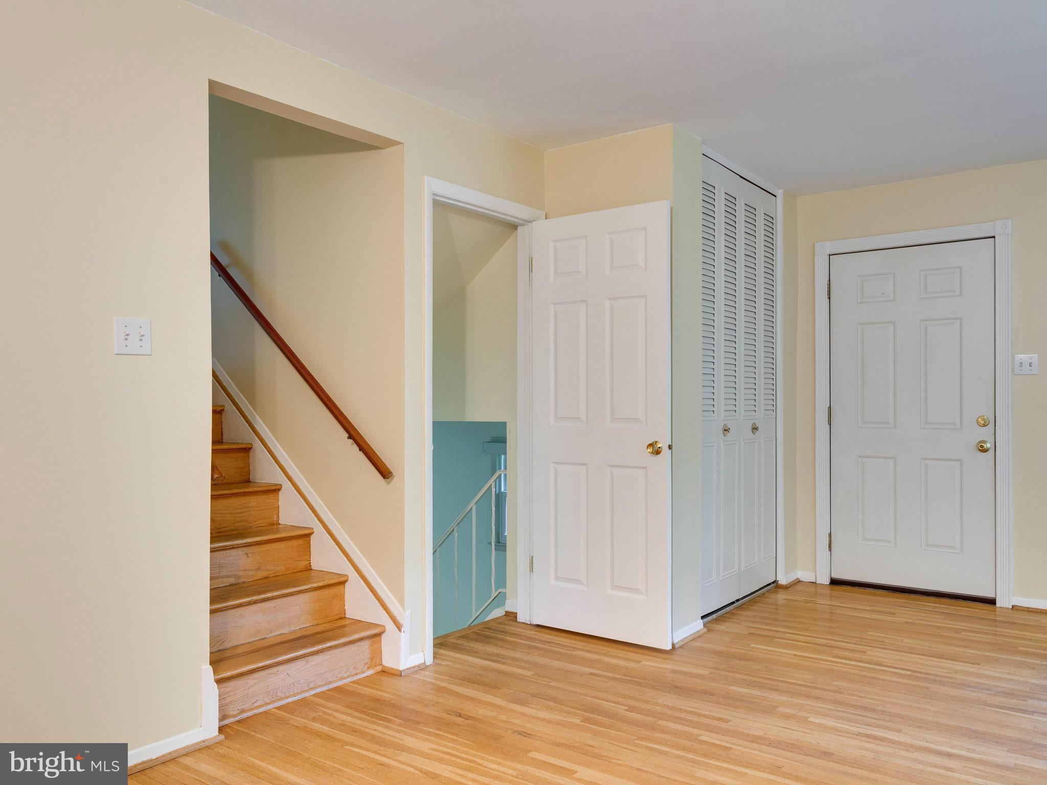6904 Gillings Road Springfield, VA 22152 - Photo 8 of 29 Interior (General)